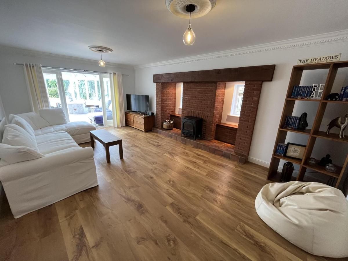 5 Bedroom 4 Bathroom Gym Playroom Country Home Лимингтон Экстерьер фото